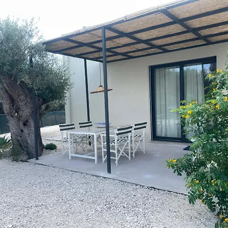 Xenia-retreat וילה לוקרי