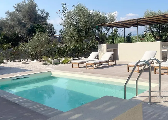 Xenia-retreat * Locri